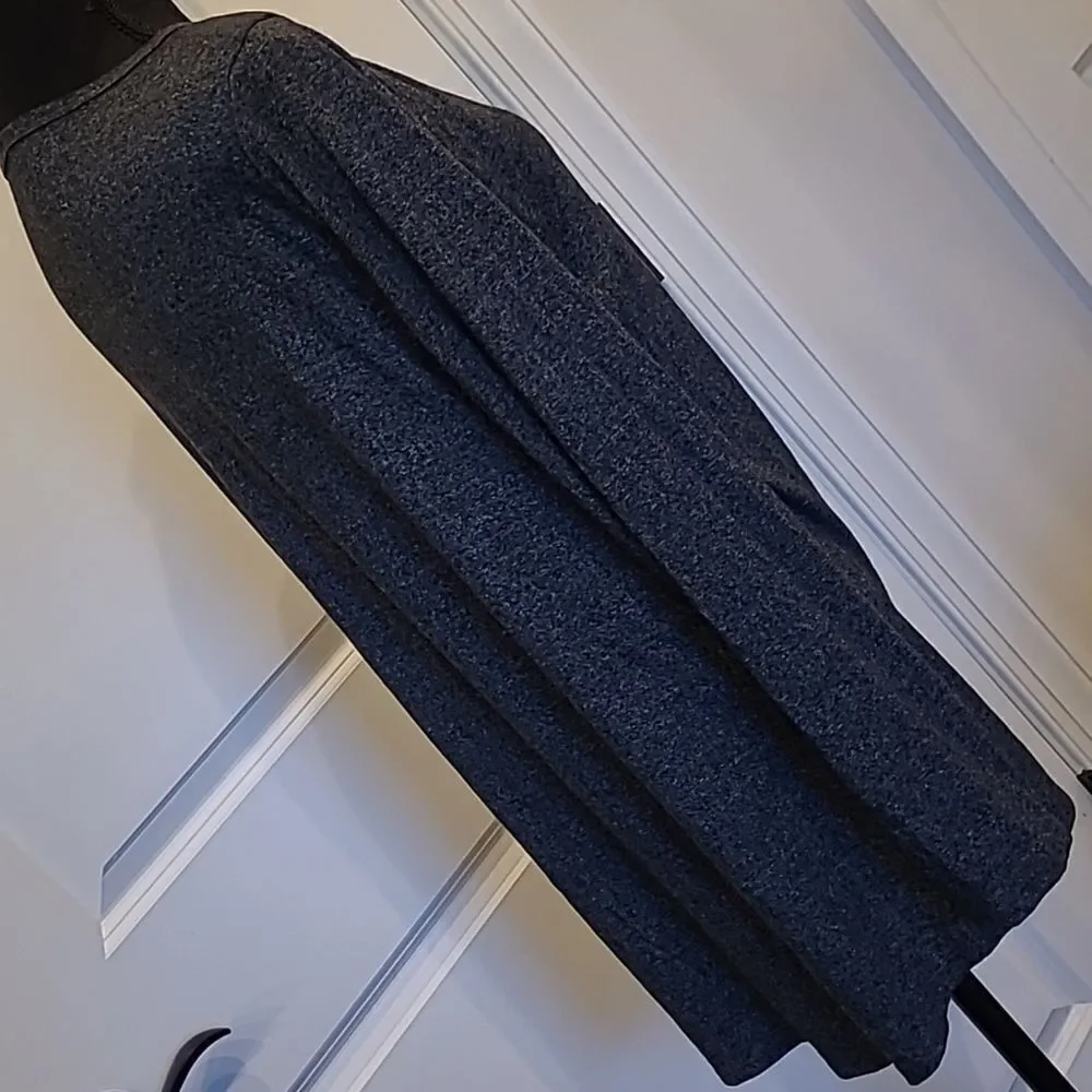 LulaRoe sz M gray tunic top - Picture 2 of 7